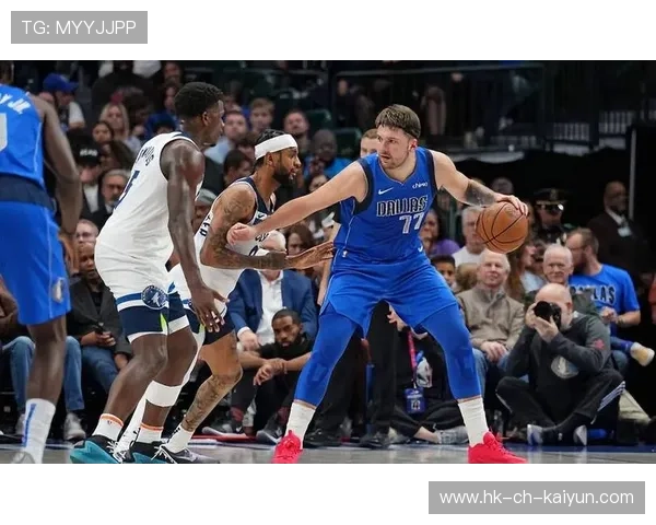 东契奇助攻快攻暴扣，独行侠场面精彩